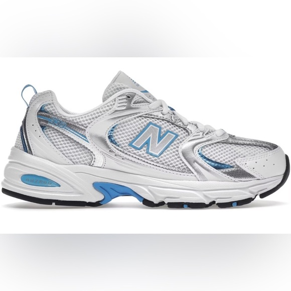 New Balance Women's Sneakers in White and Blue - Picture 5 of 9
